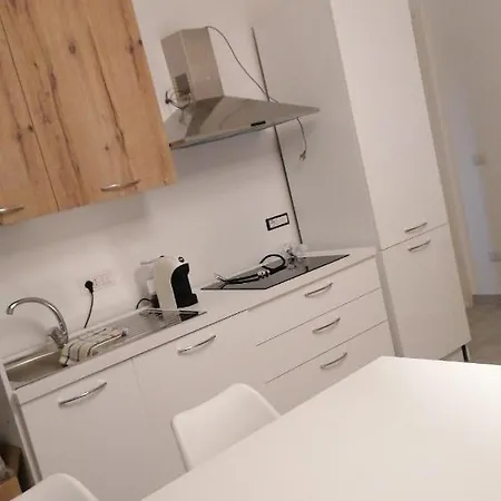 דירה Little House *